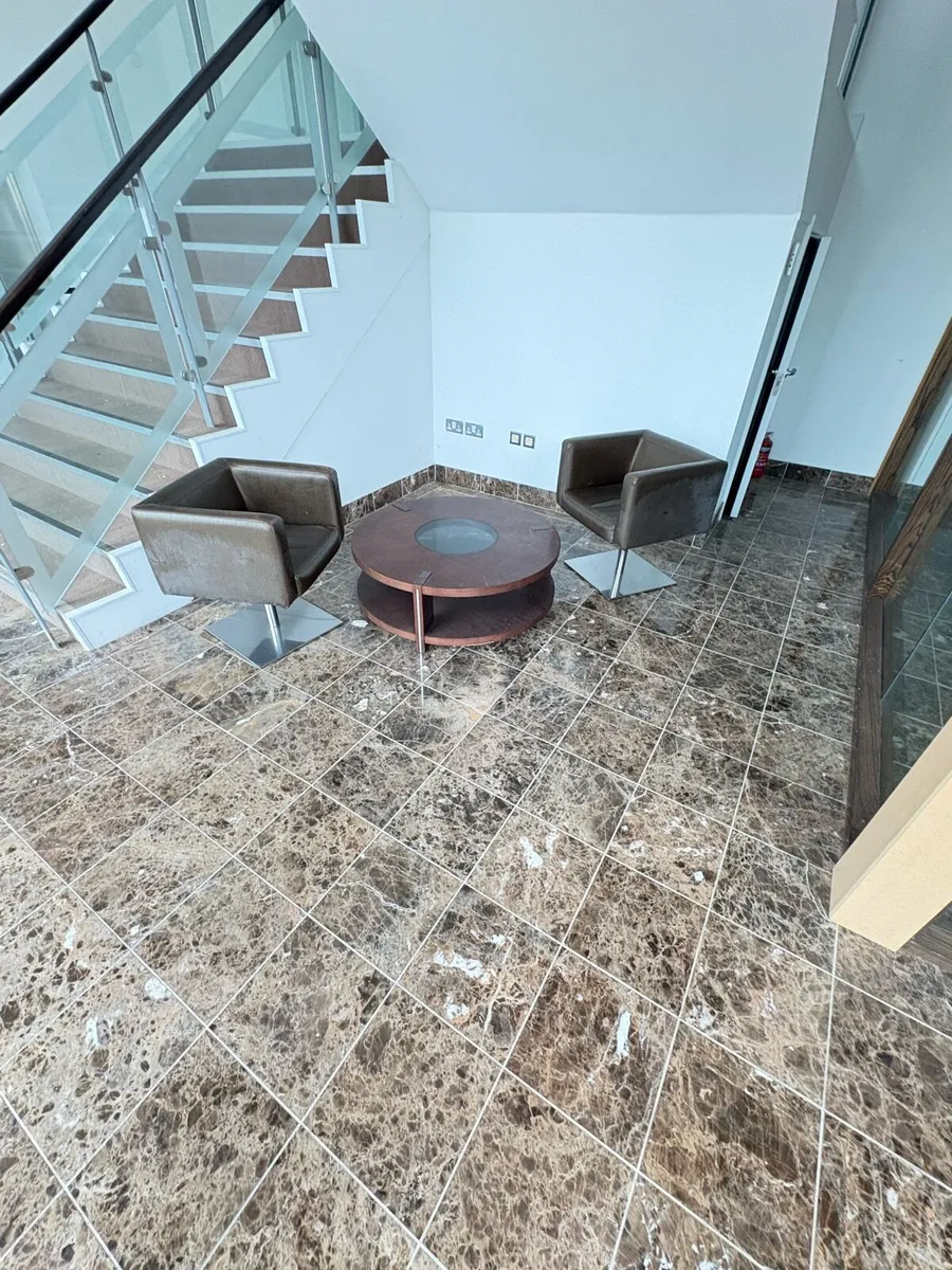 Meeting room table - Image 2