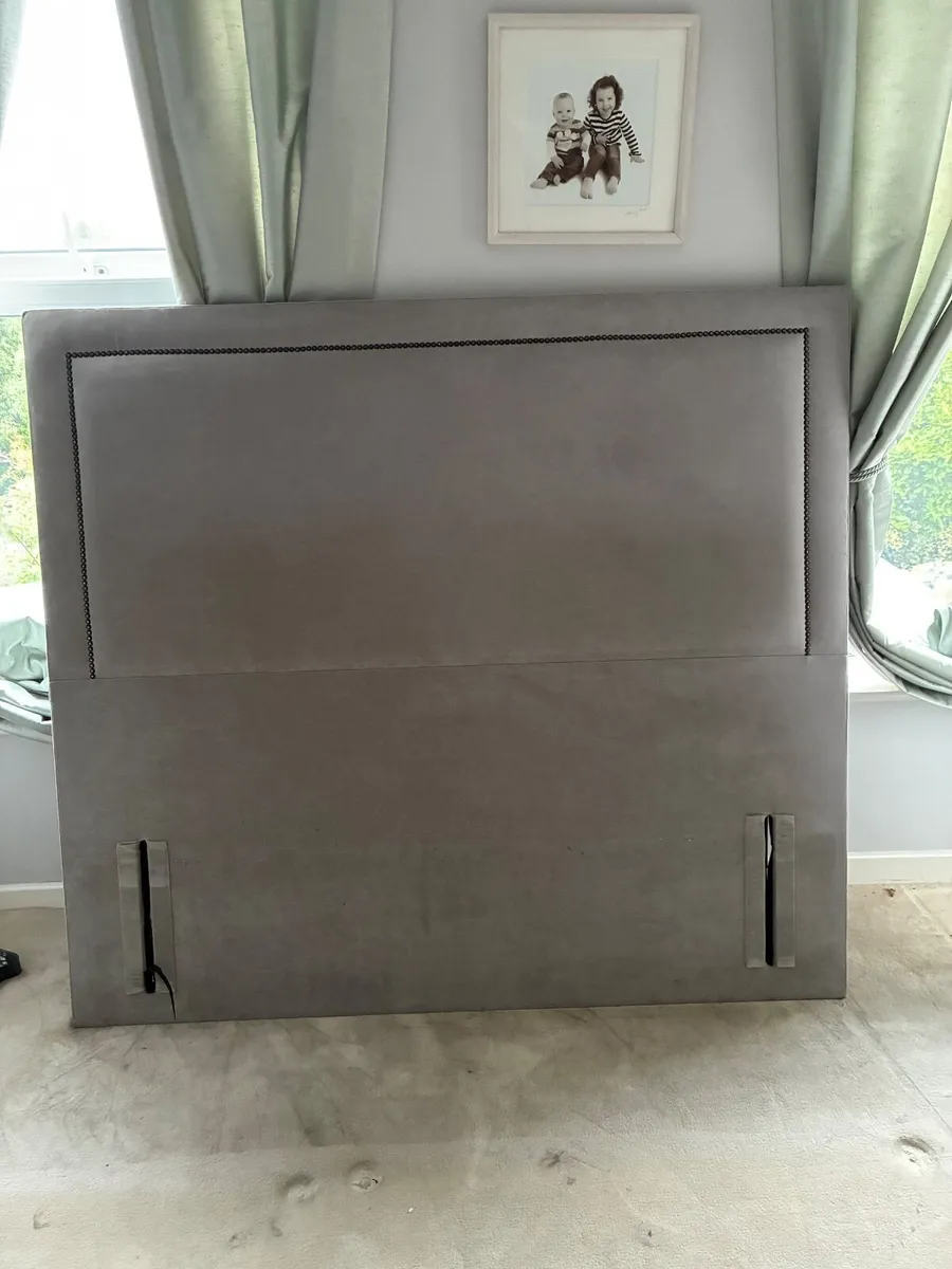 King size bed - Image 1
