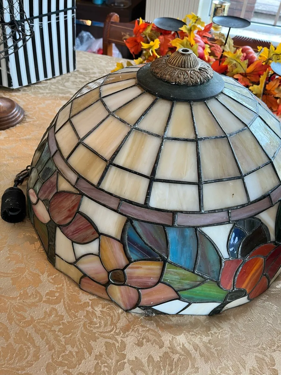 Tiffany Lampshade - Image 1
