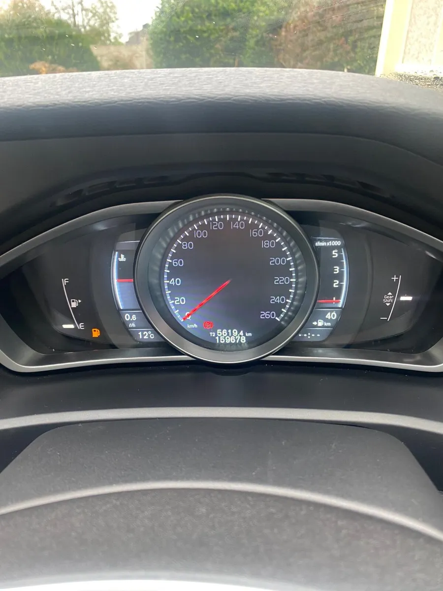 Volvo V40 2015 - Image 3