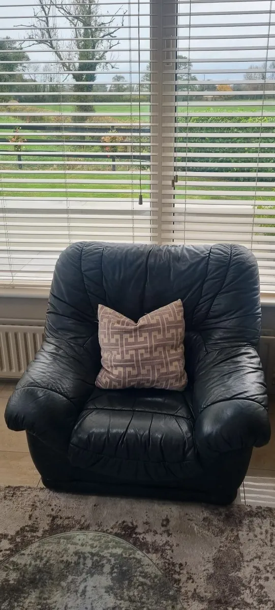 Couch - Image 3