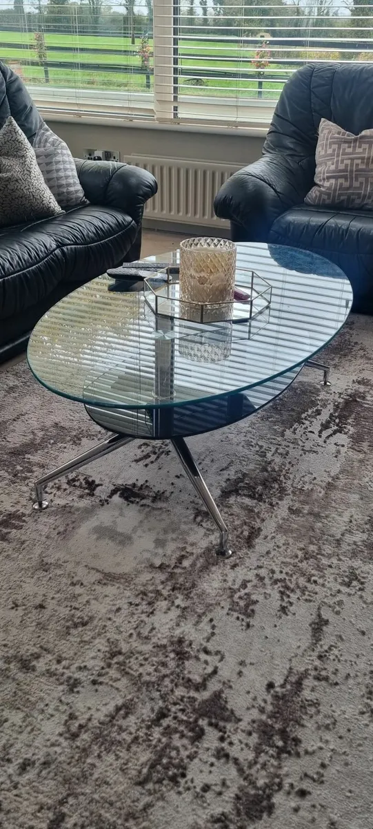 Couch - Image 4