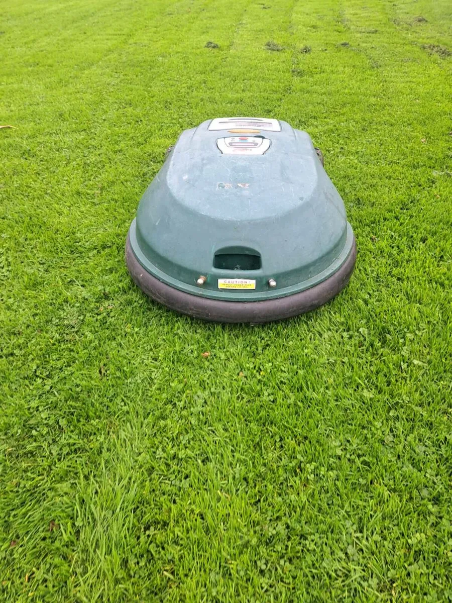 Robomow rl2000 robotic mower - Image 1