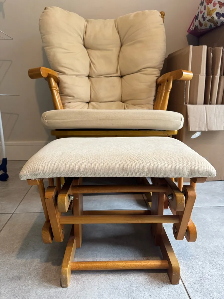 Wooden rocking chair - Image 2