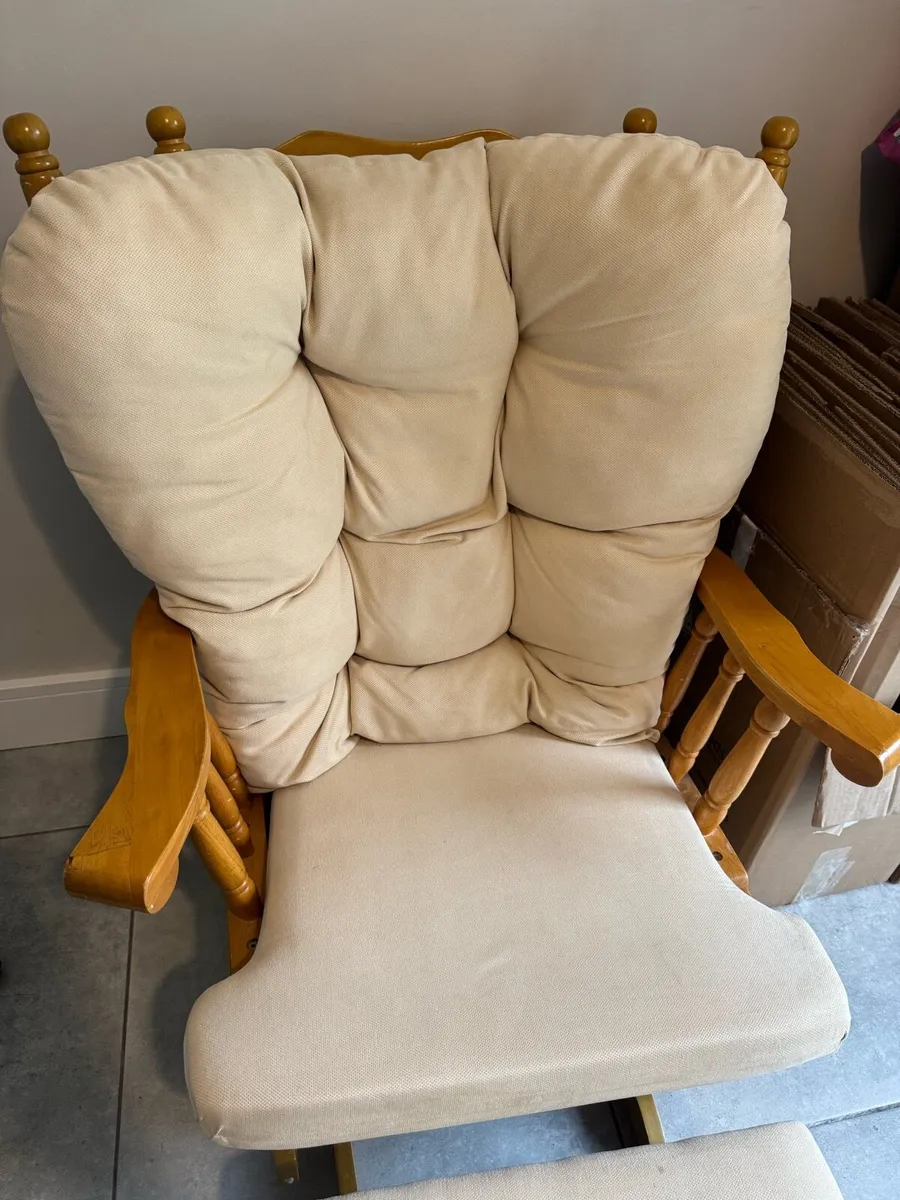 Wooden rocking chair - Image 3