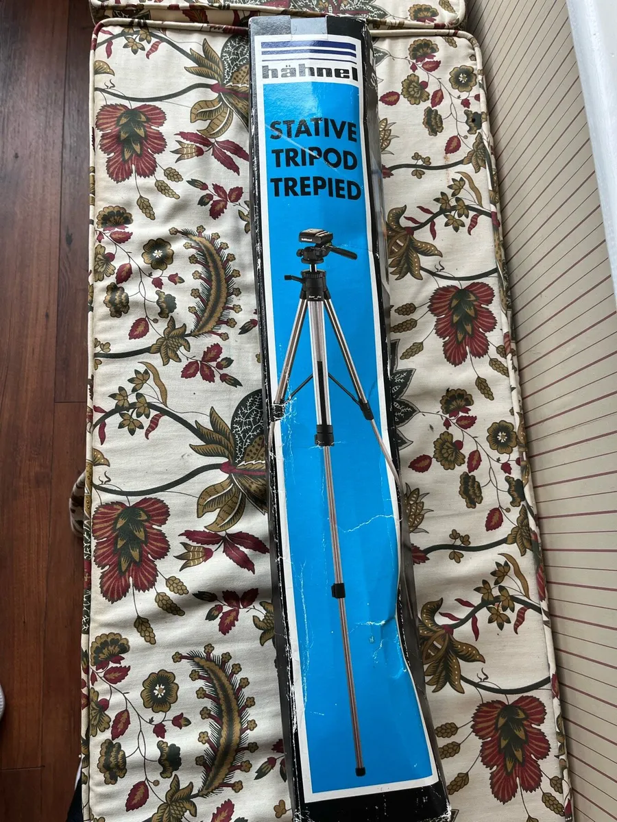 Tripod stand - Image 1