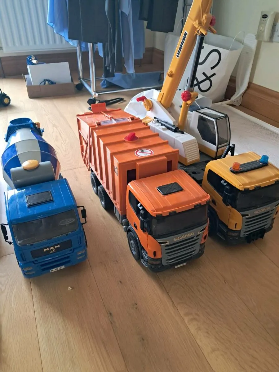 Bruder, Farming, Tractors - Image 2