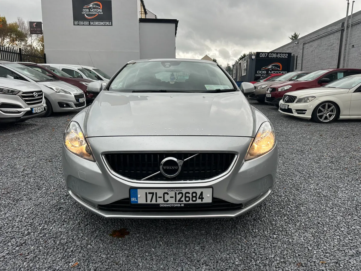 2017 (171) Volvo V40 D2 120HP Momentum Geartronic - Image 2