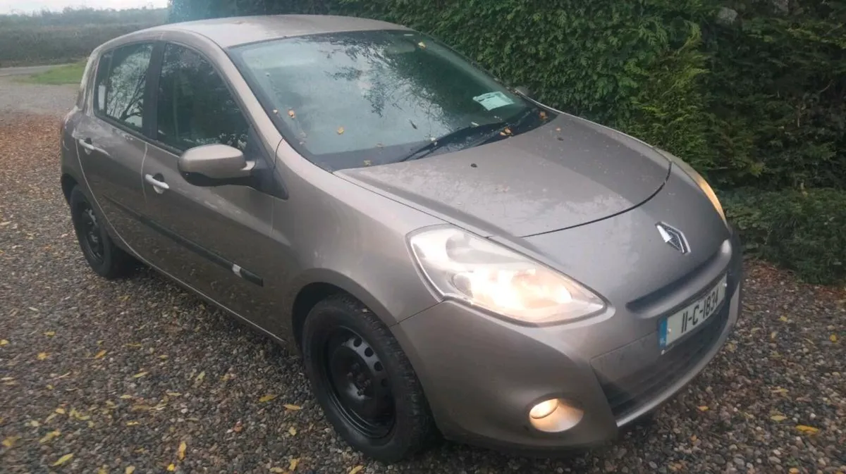 2011 Renault Clio 1.1 Royale NCT and Tax. - Image 2