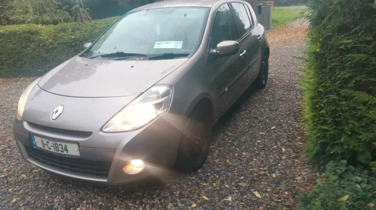 2011 Renault Clio 1.1 Royale NCT and Tax. - Image 3