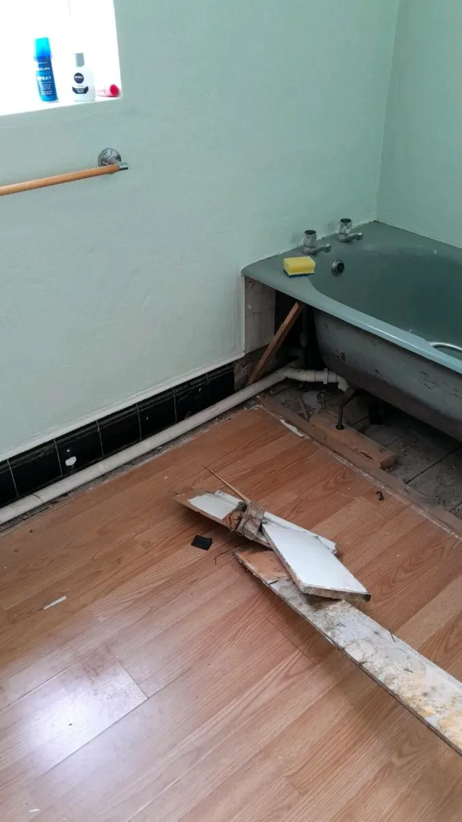 Cast Iron Bath - Image 3
