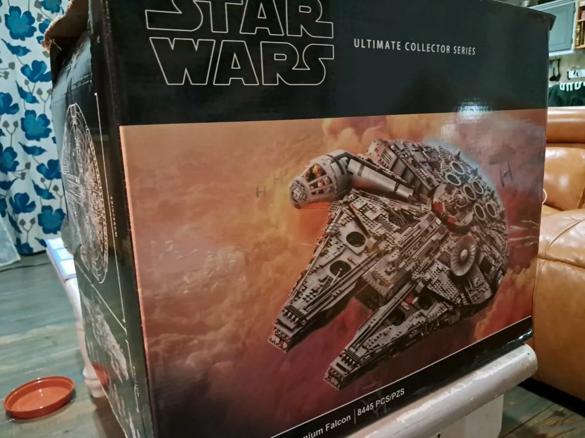 LEGO Millennium Falcon 75192 (not genuine LEGO) - Image 4