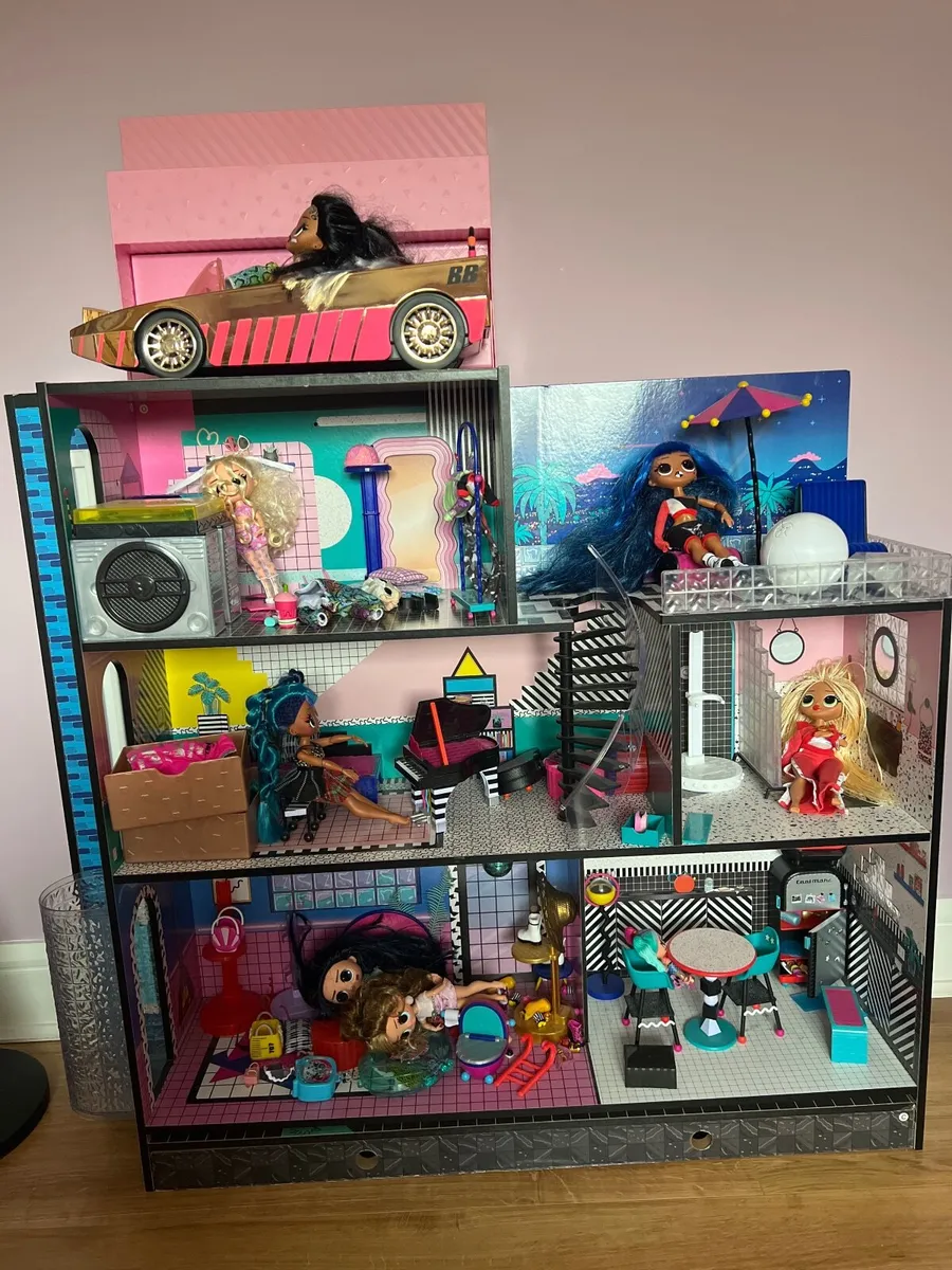 LOL dolls house