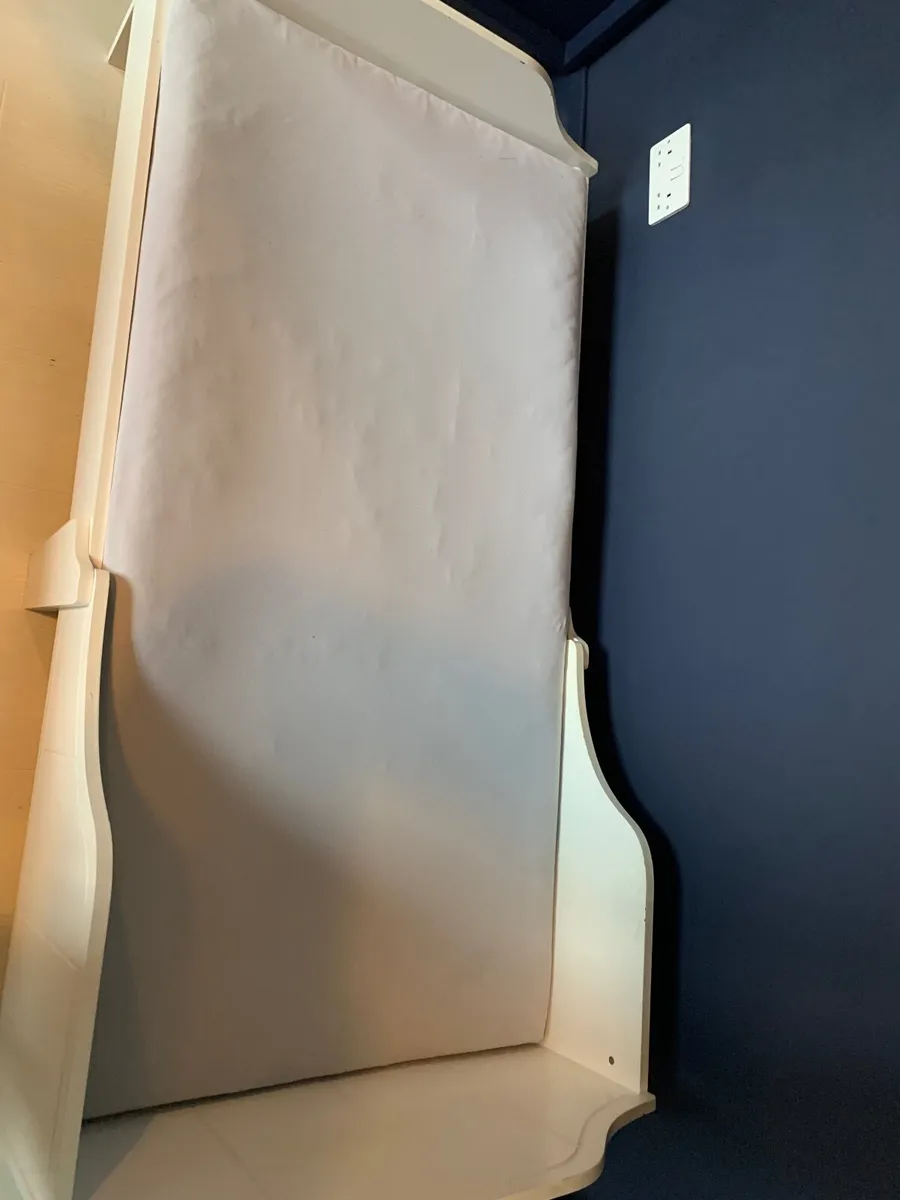 Toddler bed - Image 2