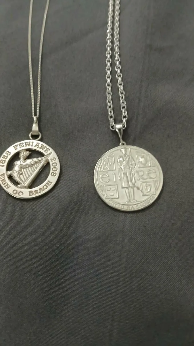 Silver chain - Image 1