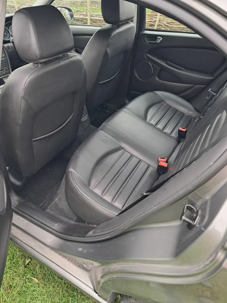 Car - Image 2