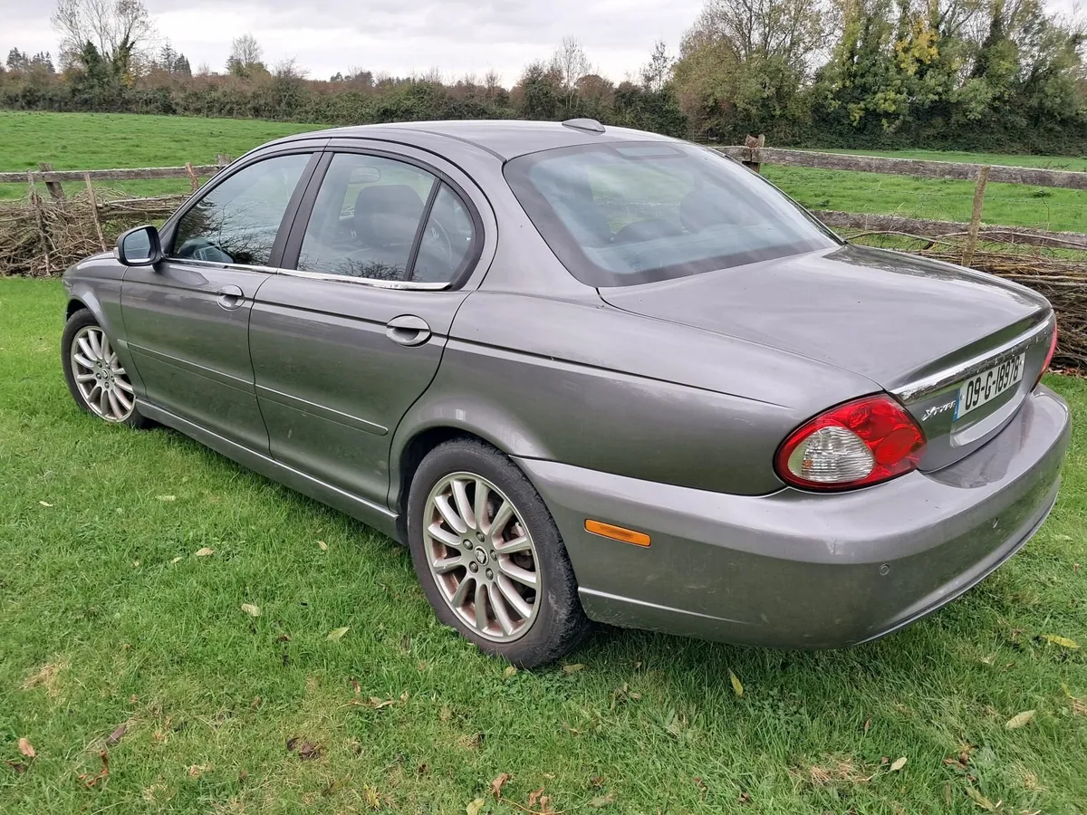 Car - Image 3