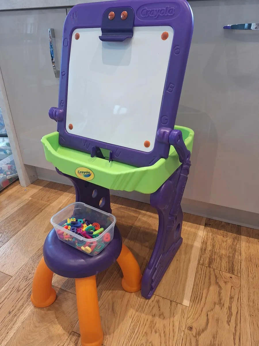 Crayola Table - Image 3