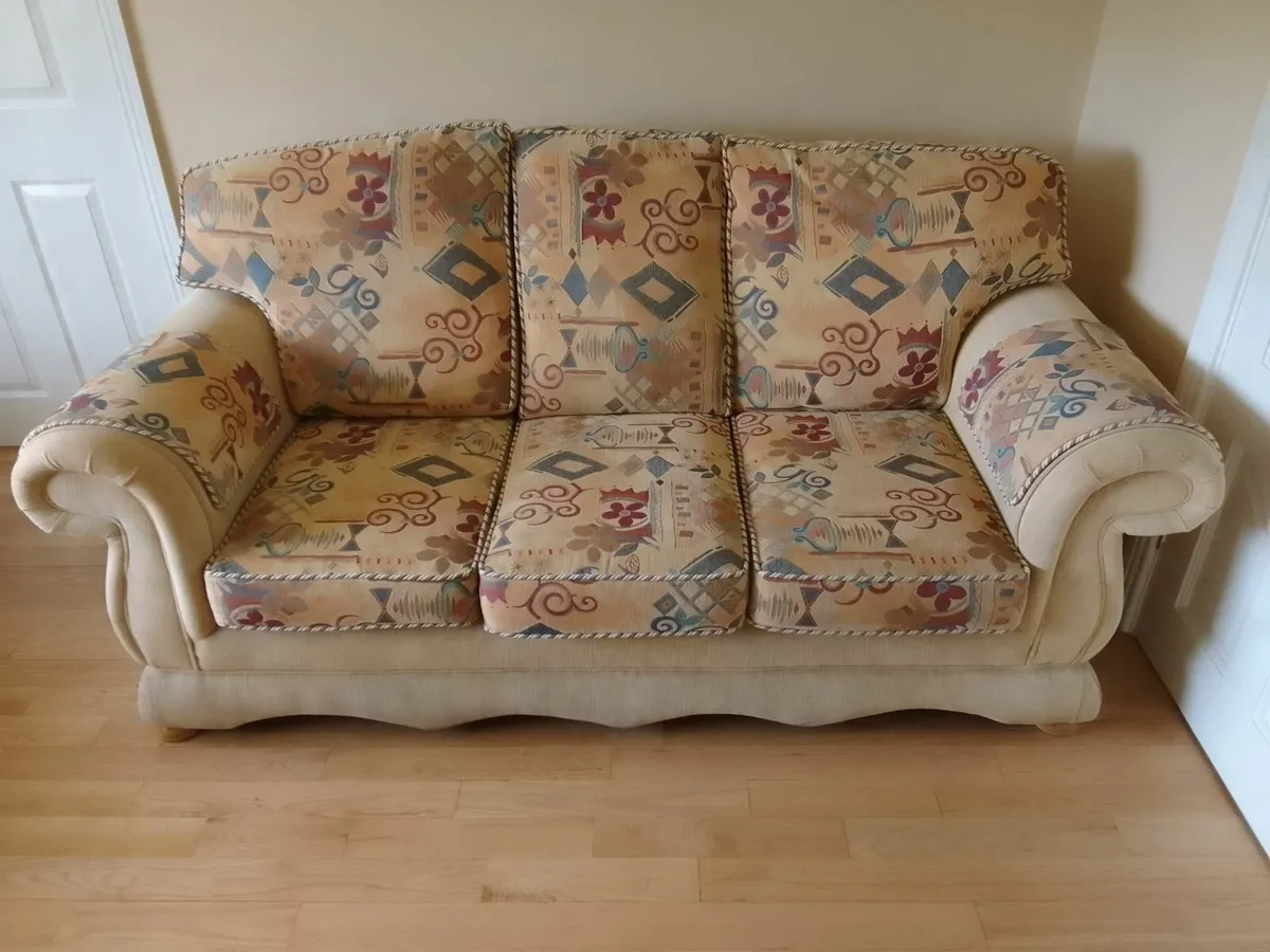 3 Piece Suite and footstool - Image 3