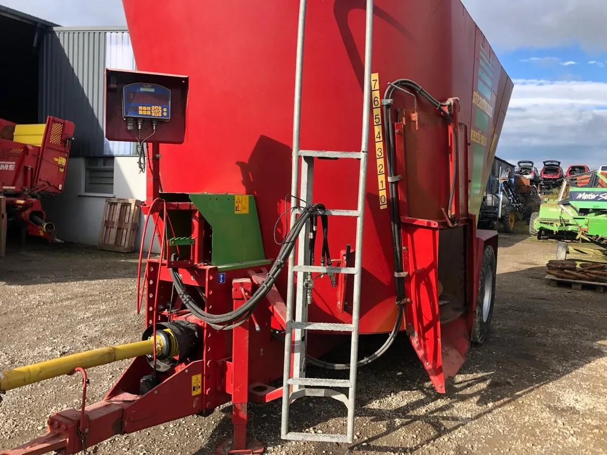 Strautmann 21cu twin tub feeder - Image 1