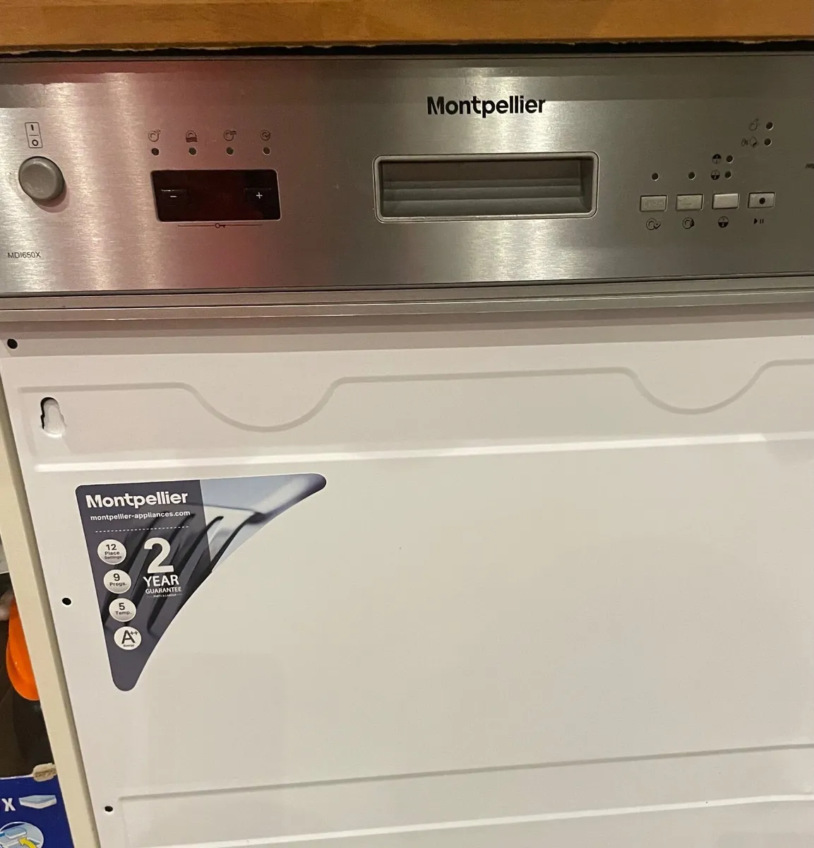 QUICK SALE:Semi-Integrated Montpellier Dishwasher - Image 1