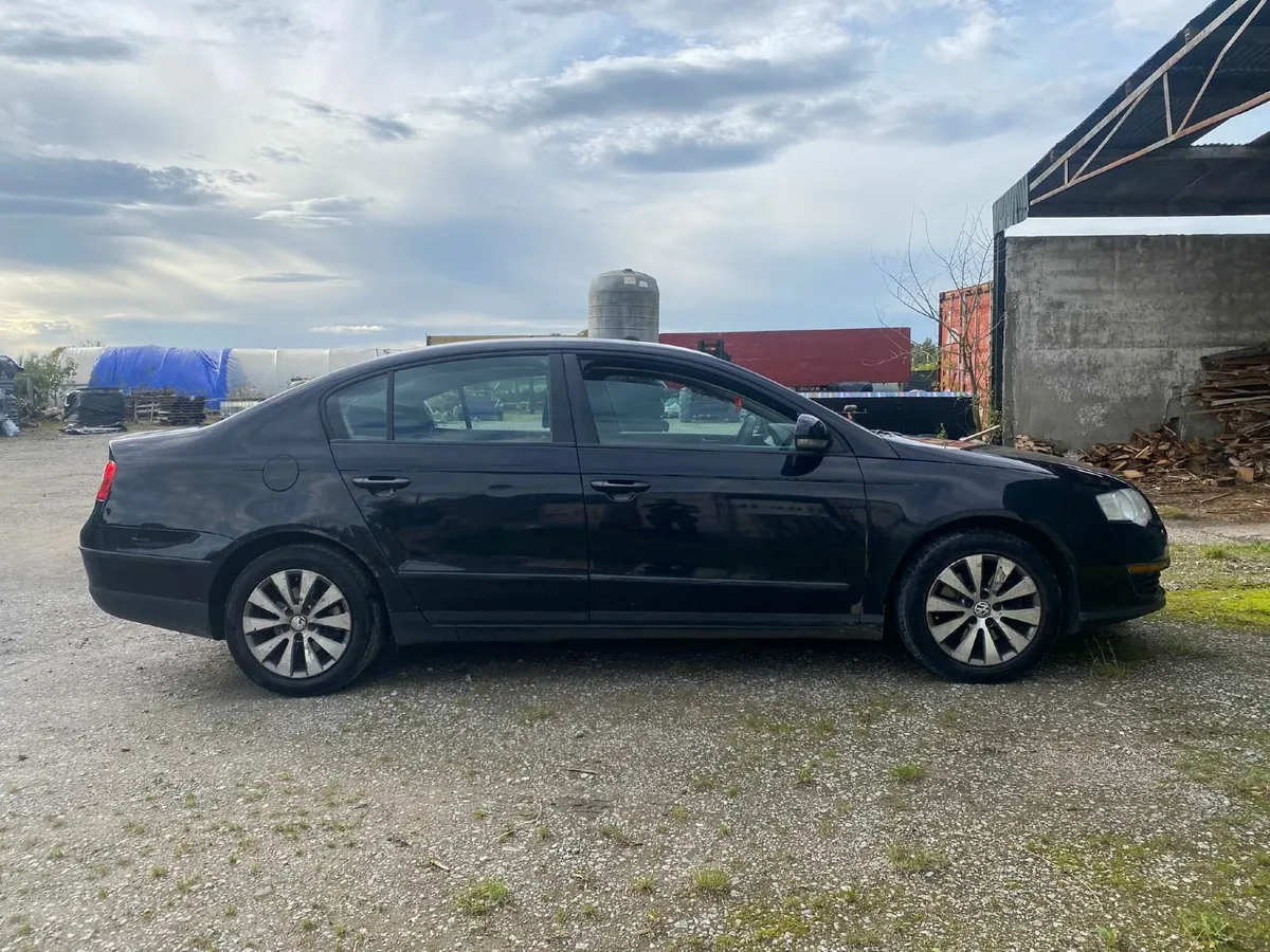 Volkswagen Passat 2010 1.6 TDI - Image 2