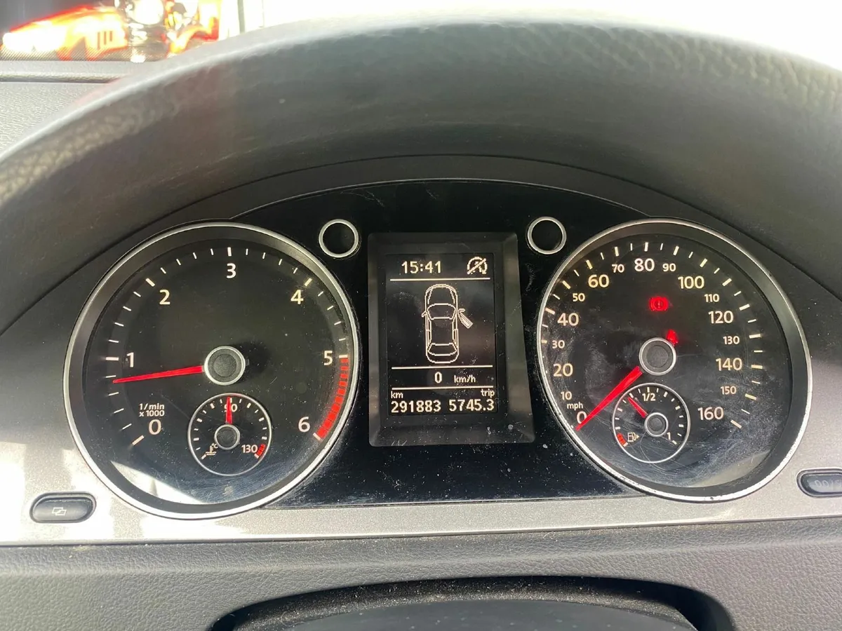 Volkswagen Passat 2010 1.6 TDI - Image 4