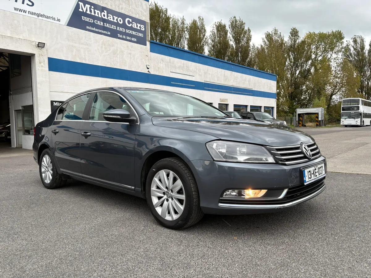 Volkswagen Passat 2013//DIESEL//LOW MILEAGE - Image 1