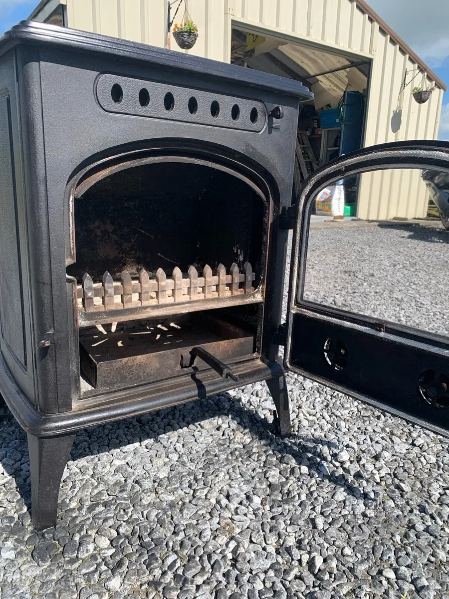 Stove - Image 1