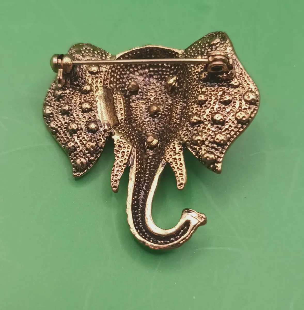 Elephant brooch, great condition, D18 post 3e - Image 4