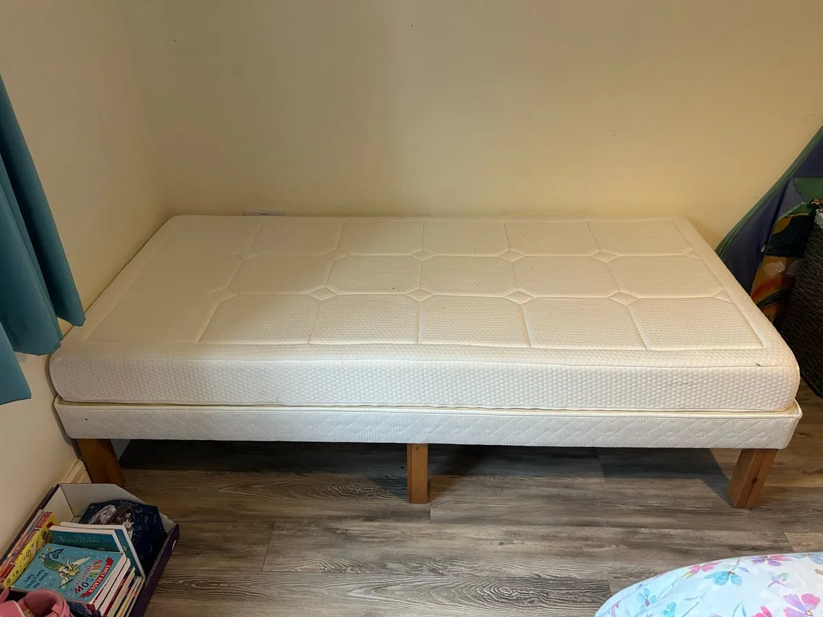 Child’s single bed - Image 1