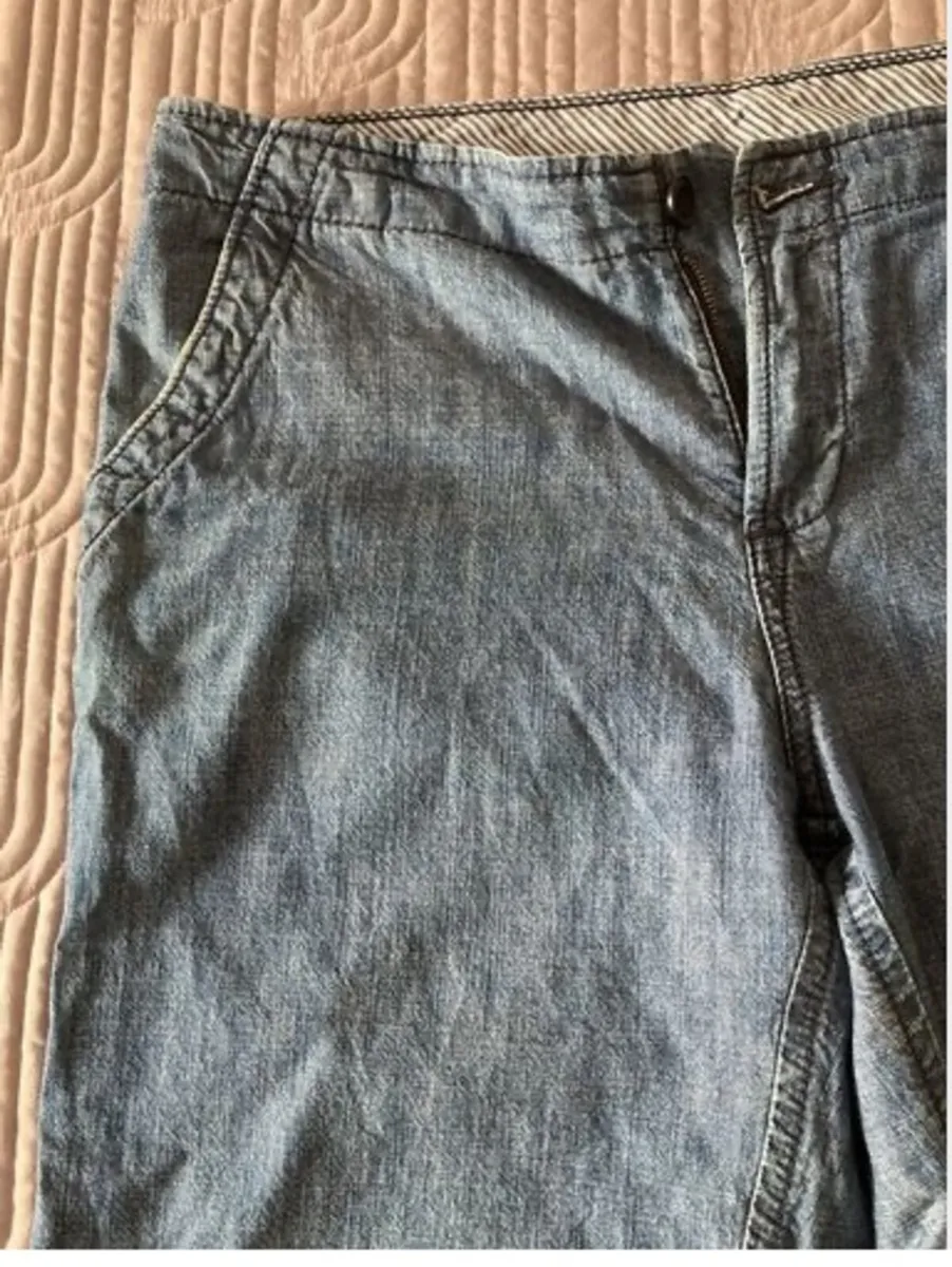 M&S Three Quarter length trousers Size 14 - Image 2