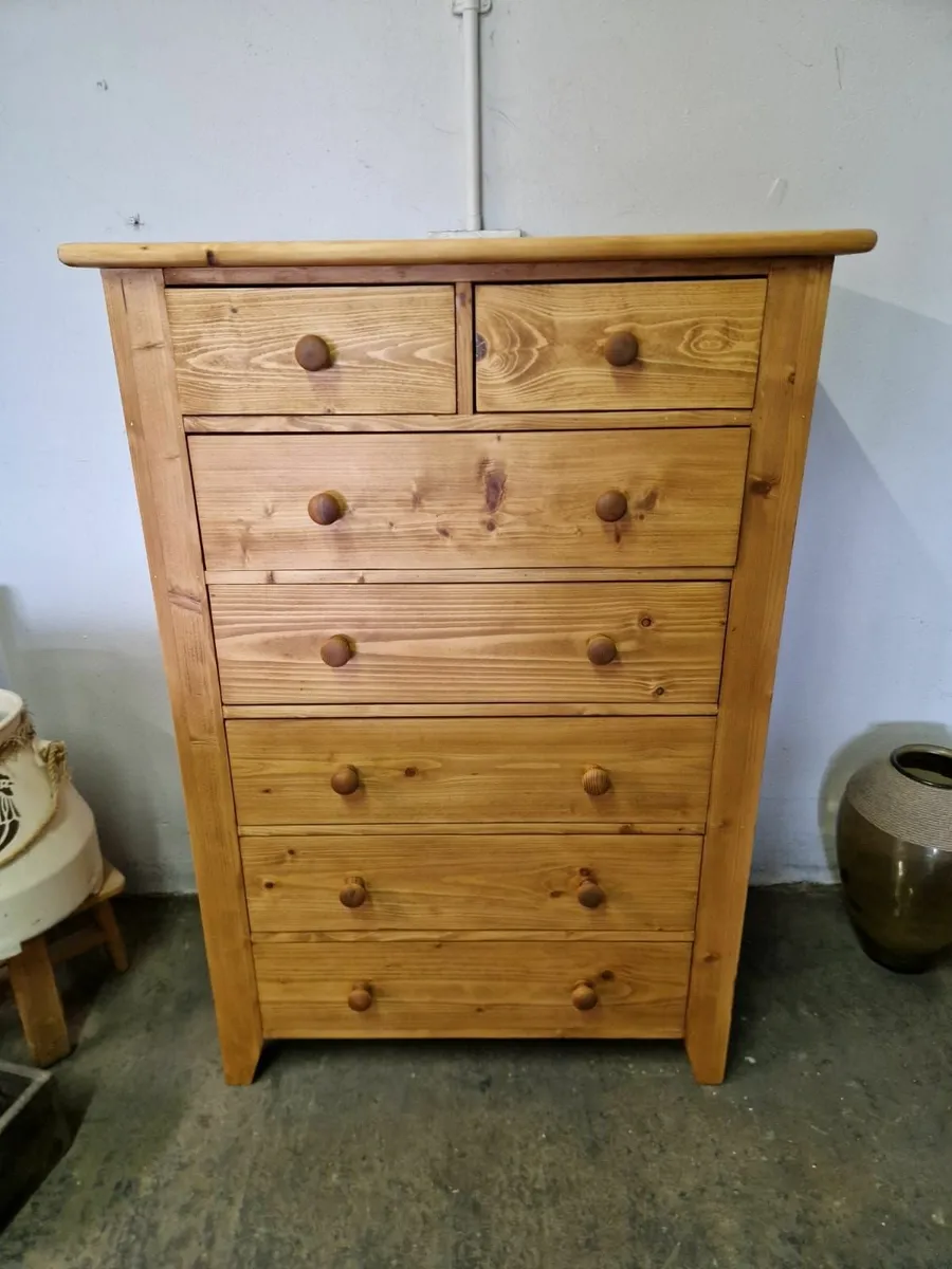 Large vintage pine chest of drawers - Image 3