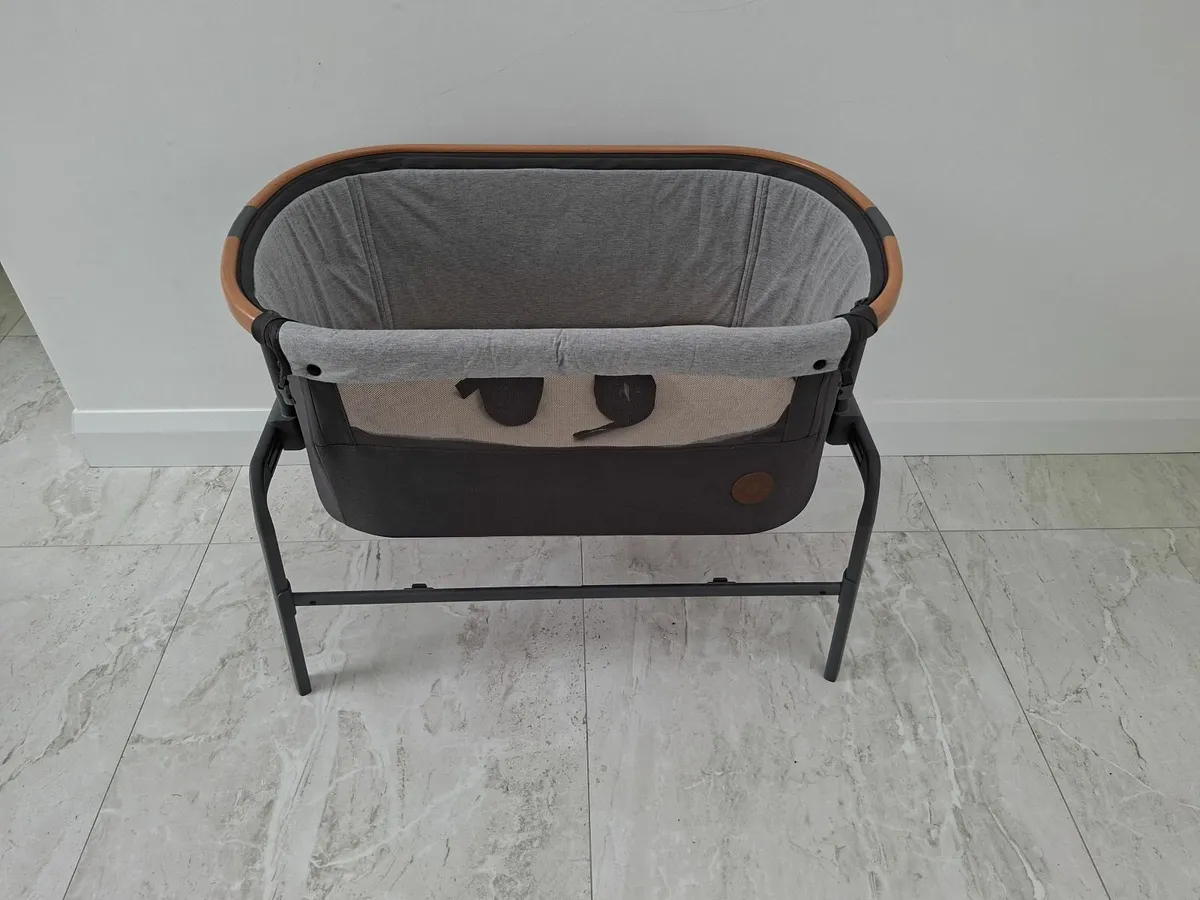 Baby cot - Image 1
