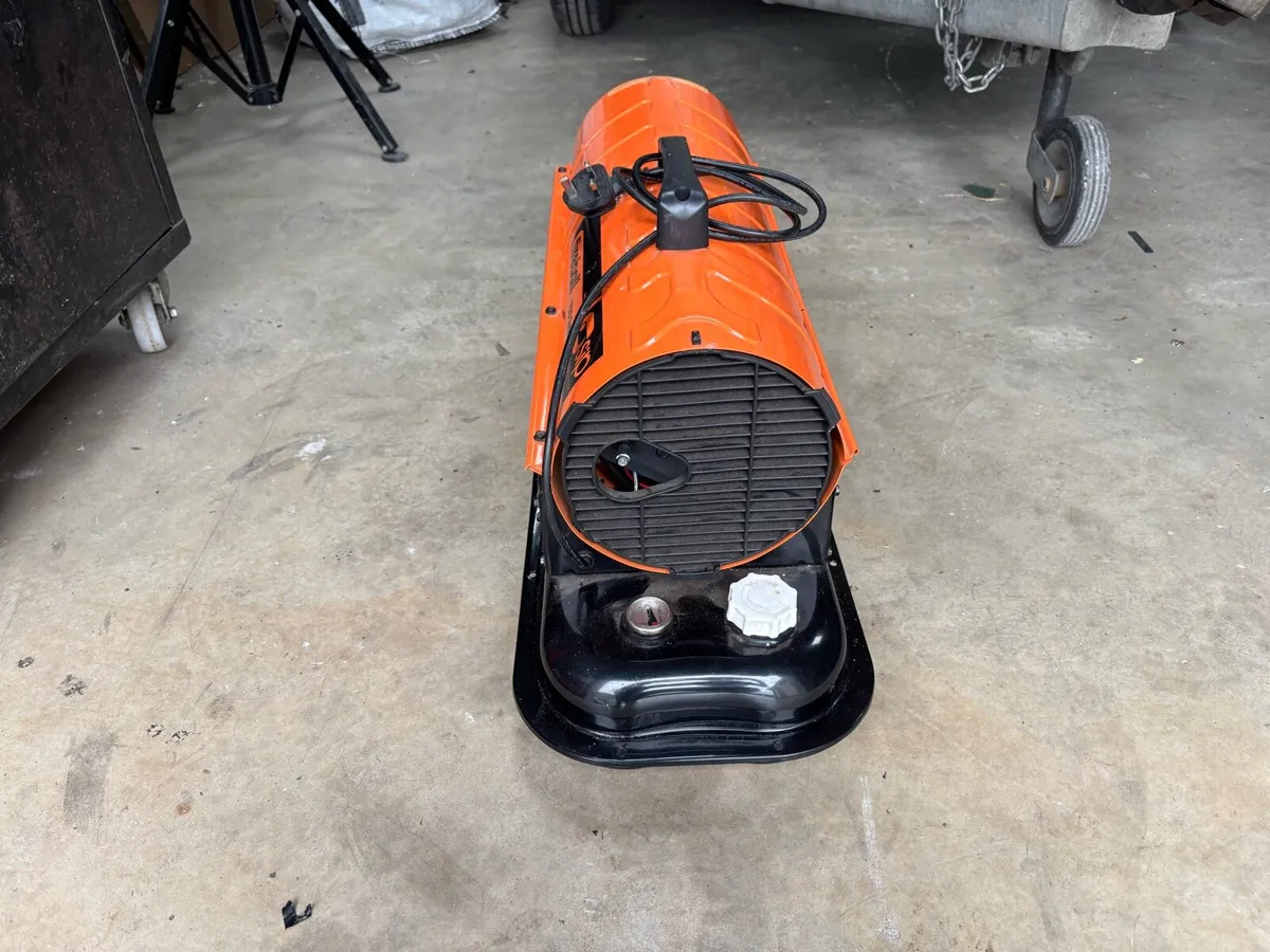 Space heater - Image 2