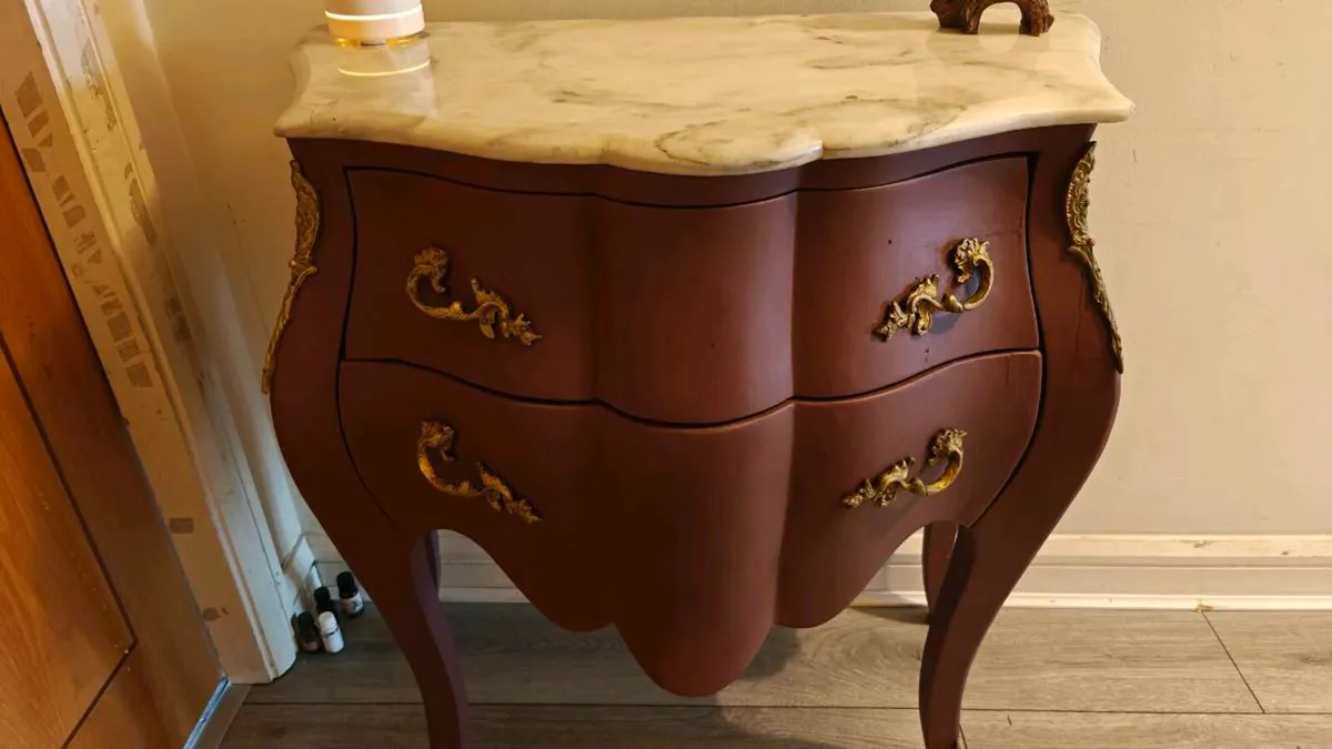 Chest of drawers - Image 1