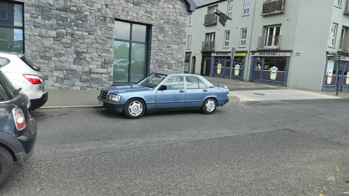 Mercedes-Benz Other 1988 - Image 2