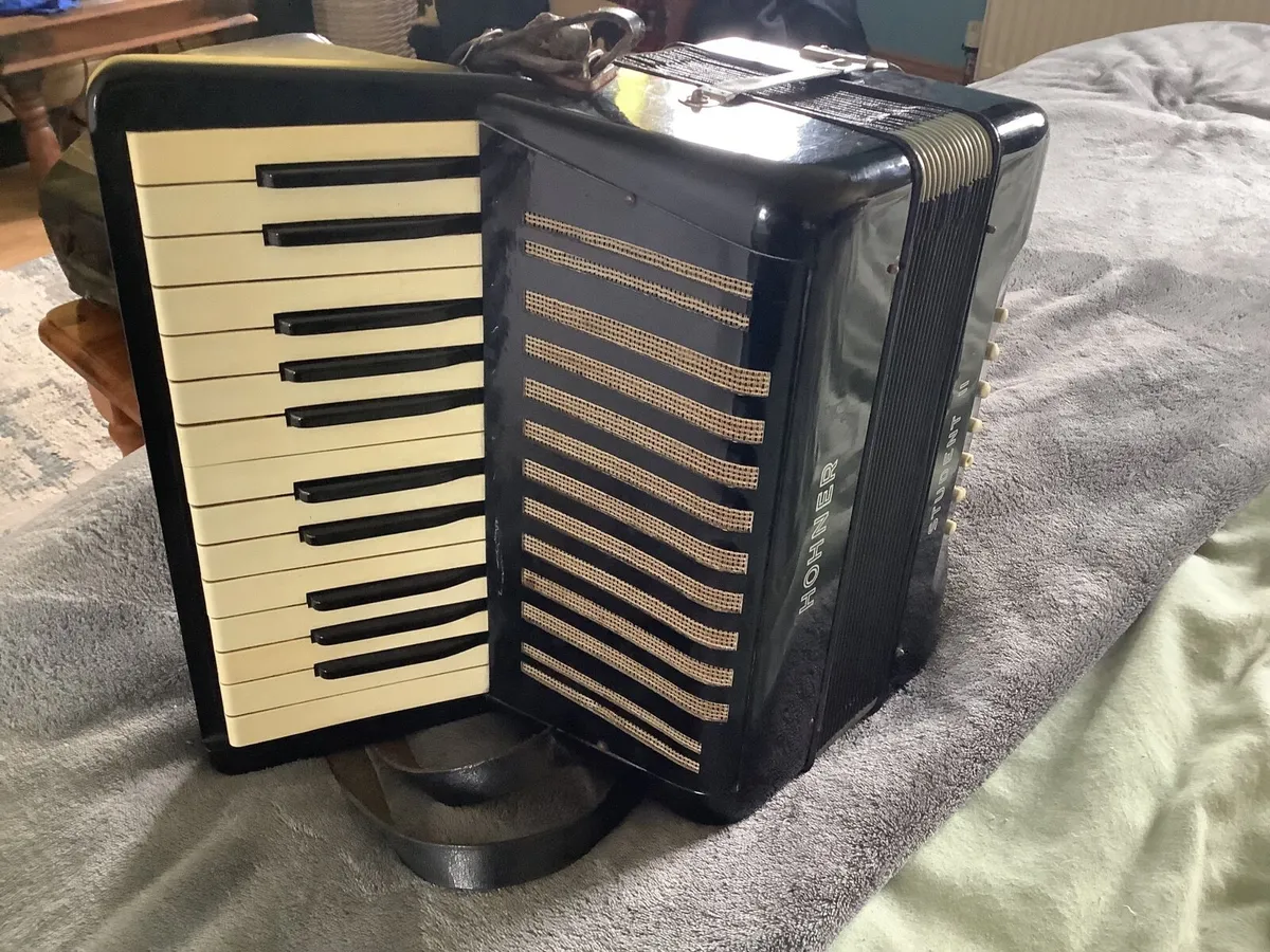 Piano accordion - Image 1