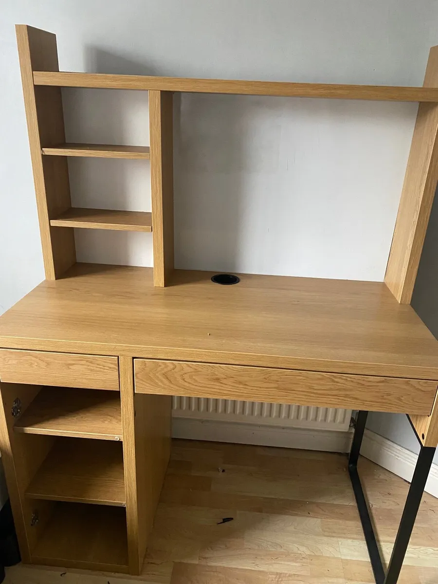 Desk and office chair - Image 1