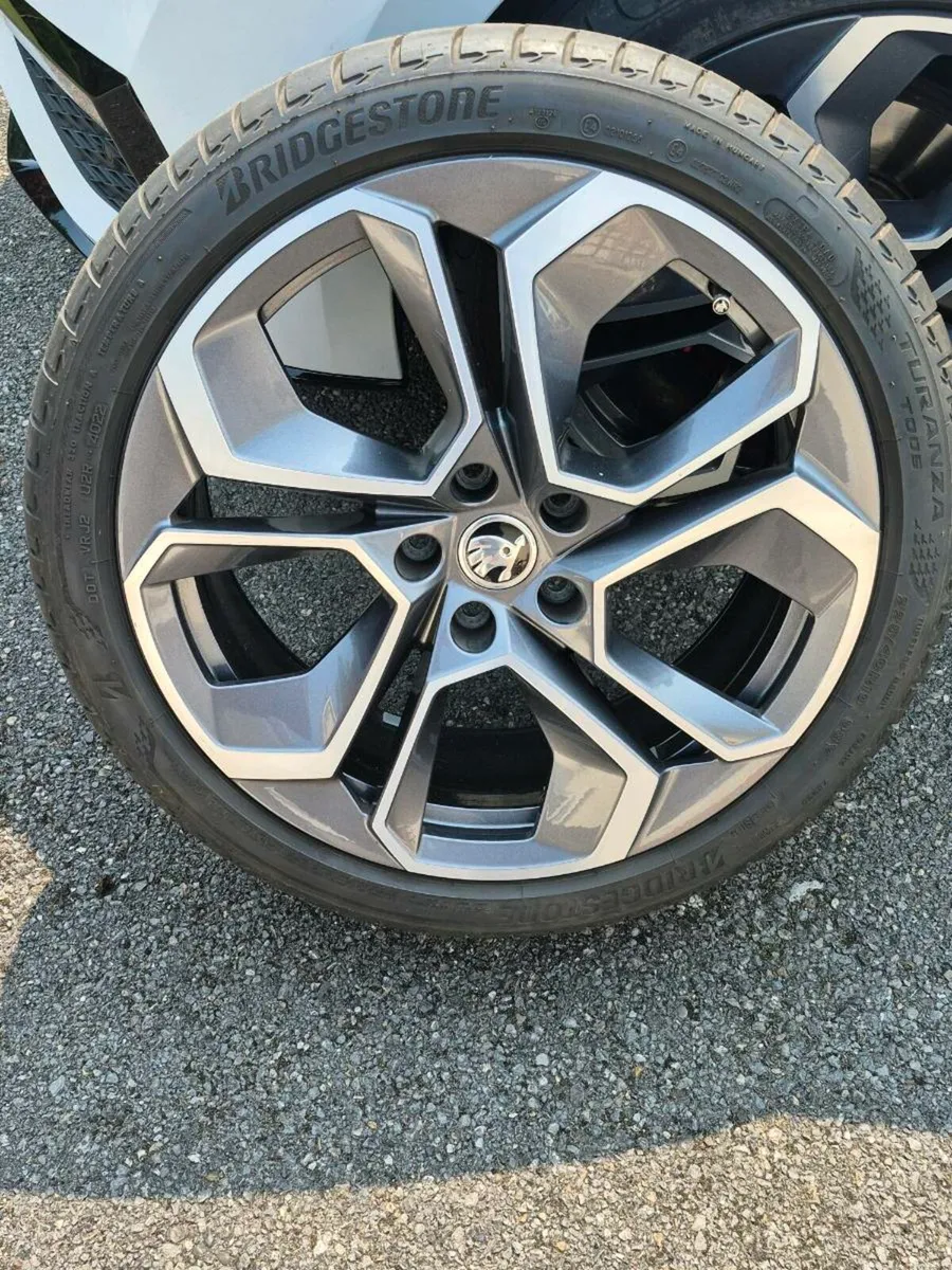 Skoda vrs alloys - Image 1