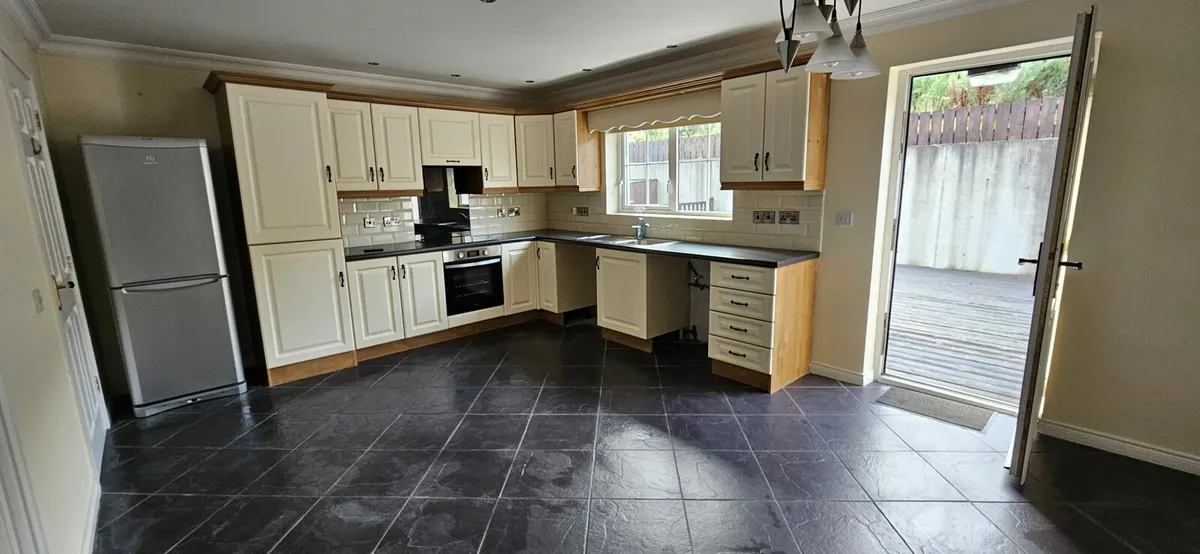 House to Let - Image 3