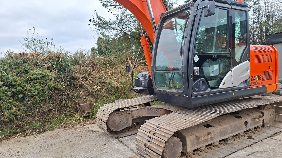 2015 Hitachi 130.5 - Image 4