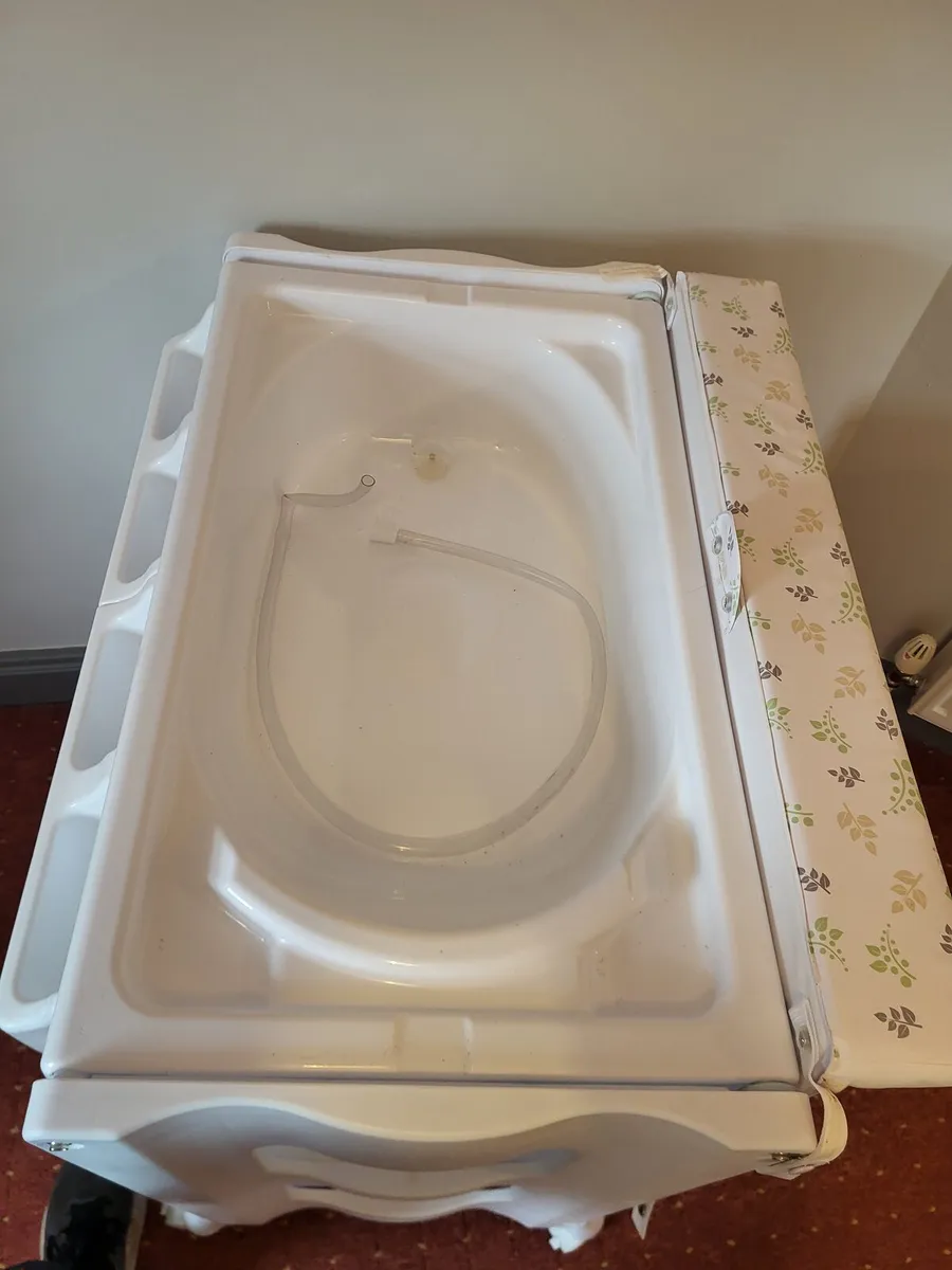 Babylo Bath Changer with free mobile. - Image 2