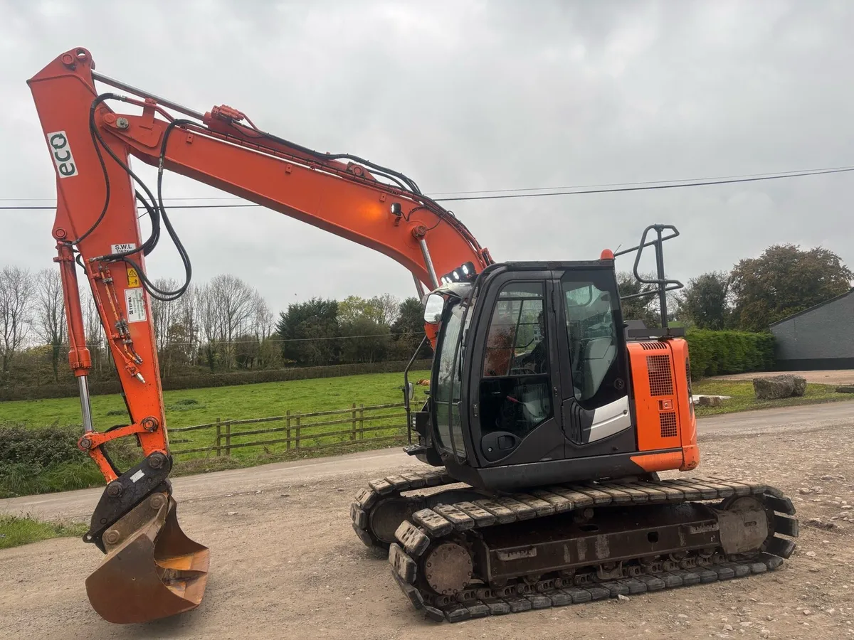 HITACHI XZ 135 US-6 Excavator - Image 1