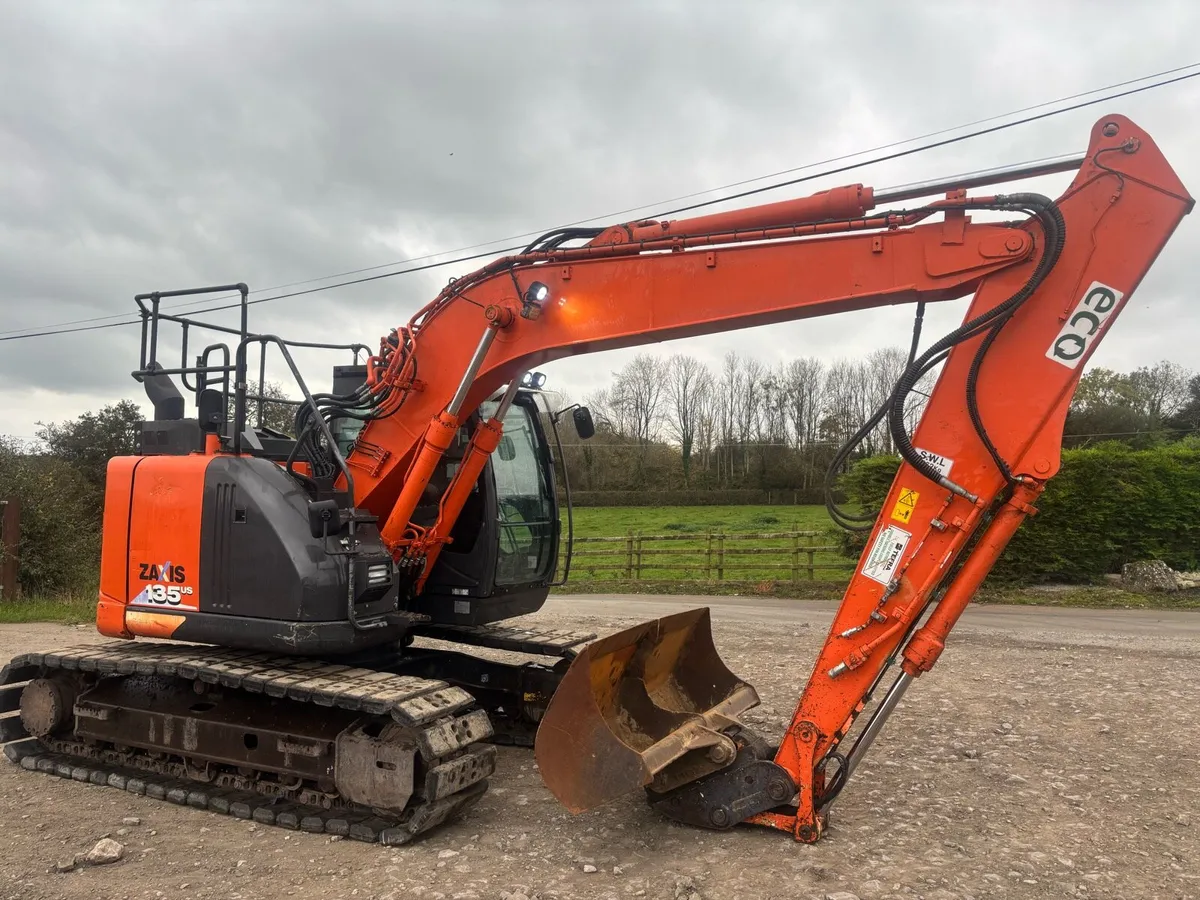 HITACHI XZ 135 US-6 Excavator - Image 4