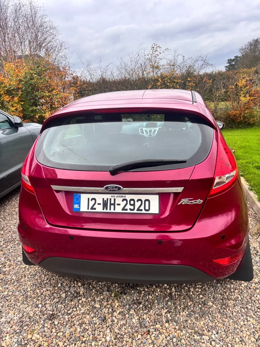 Ford Fiesta 2012 - Image 2