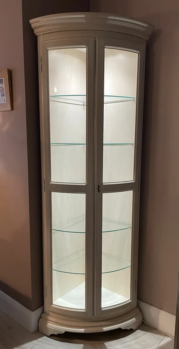 Display Cabinet - Image 3
