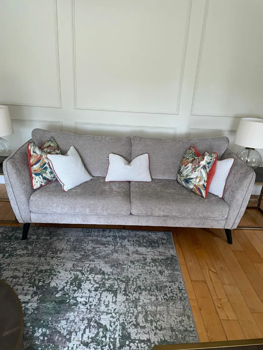 3 seater plus 2 seater couch - Image 1