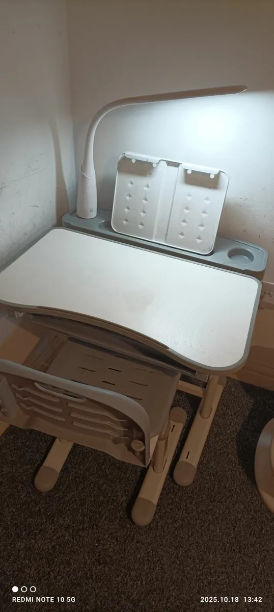 Kids chair and table