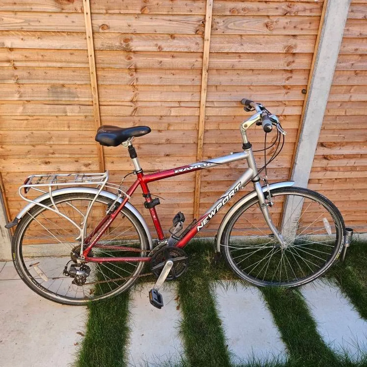 Hybrid bike - 19 inch adult bike - Image 2